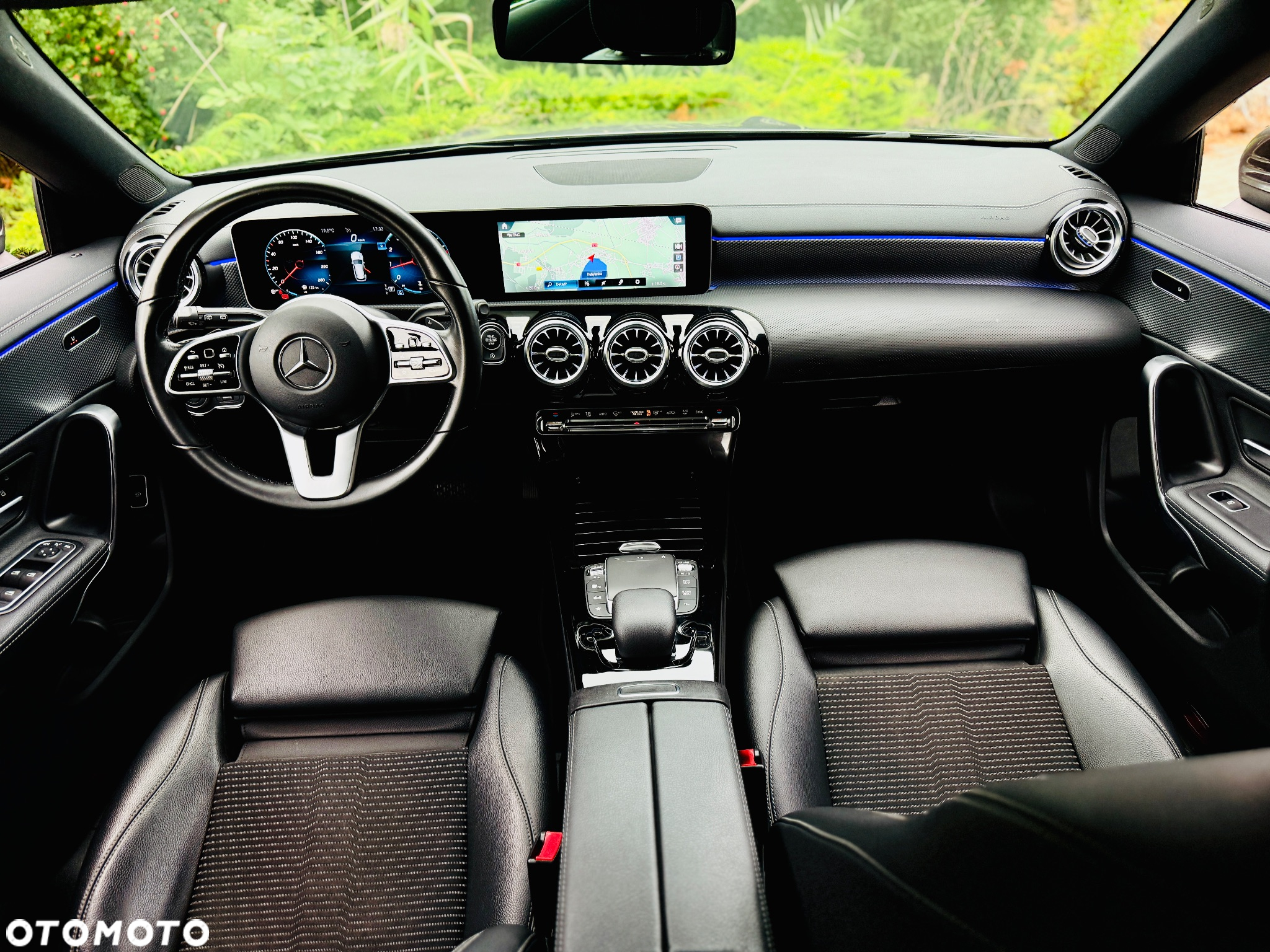 Mercedes-Benz CLA - 13