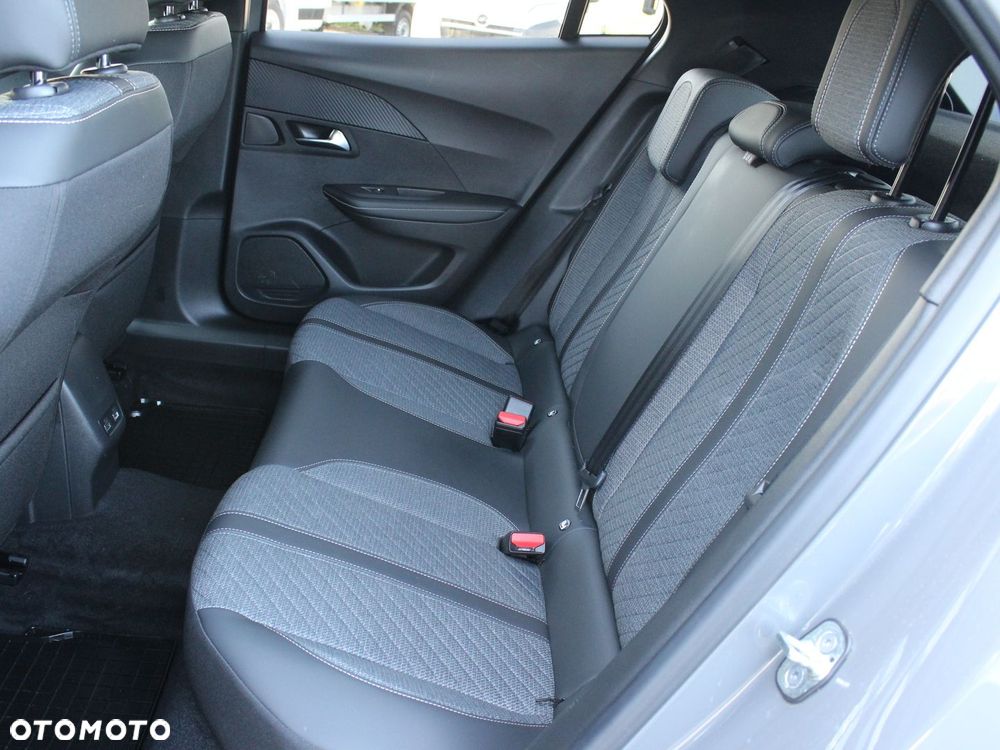 Peugeot 2008 PureTech 130 Allure S&S EAT8 - 16