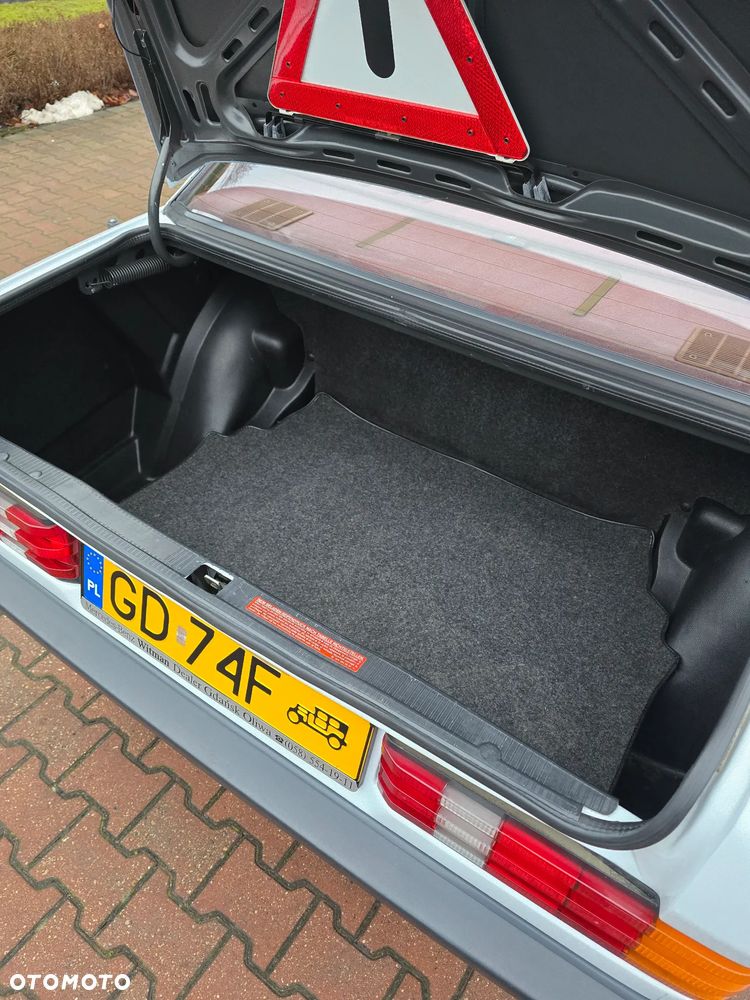 Mercedes-Benz W201 (190) - 24