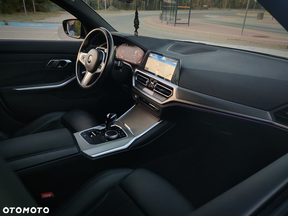 BMW Seria 3 318d M Sport - 28