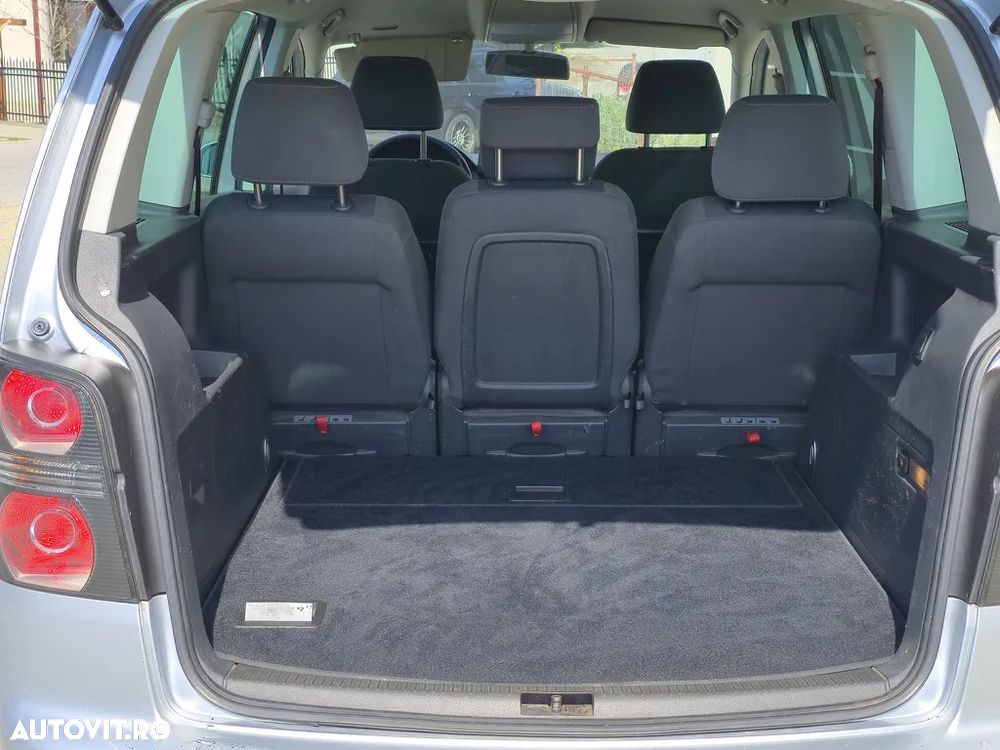 Volkswagen Touran 2.0 TDI DPF Cross - 12