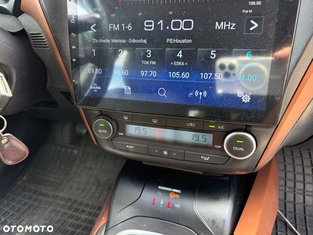 Toyota Avensis 1.8 Premium - 22