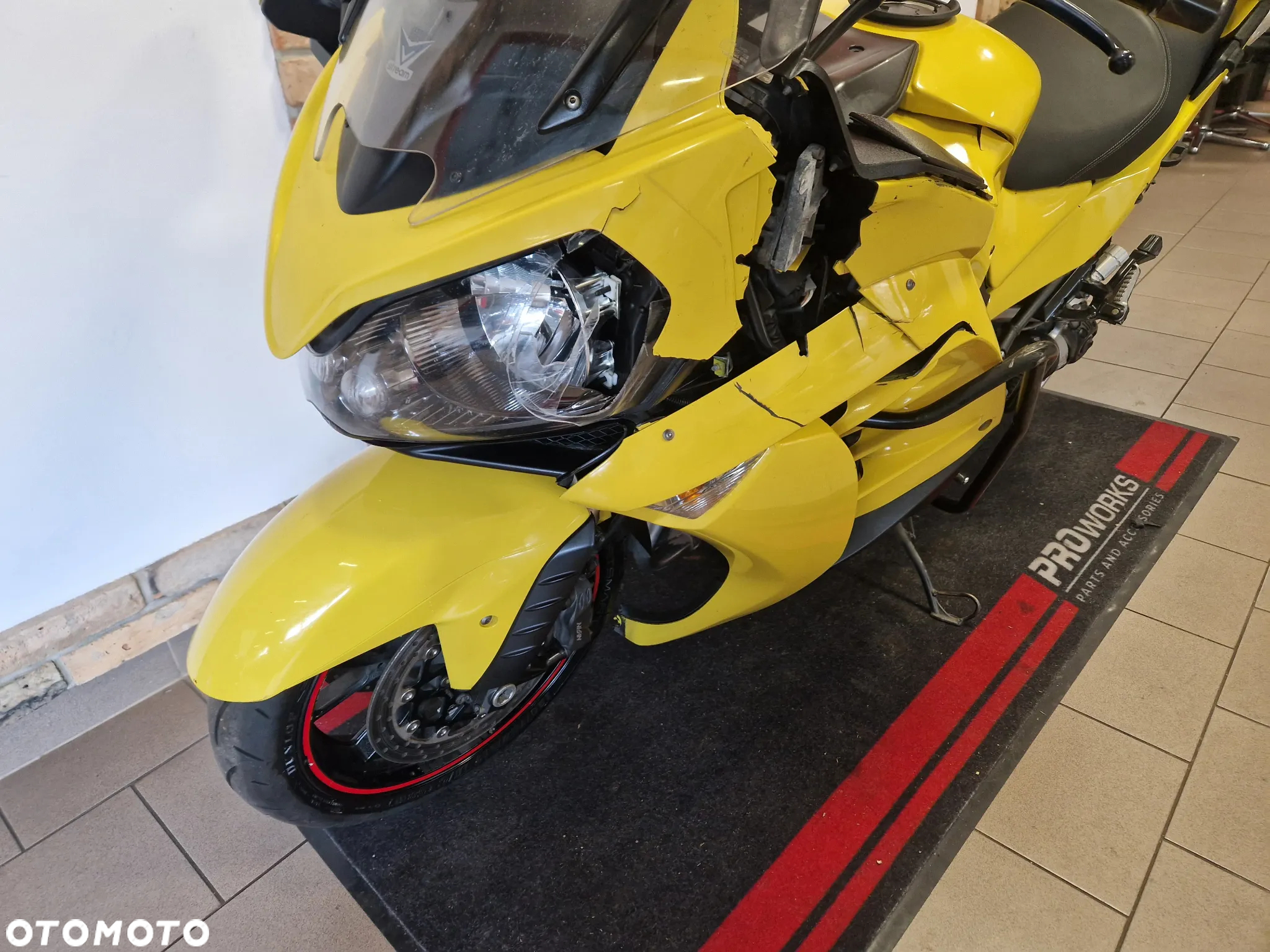 Kawasaki GTR - 9
