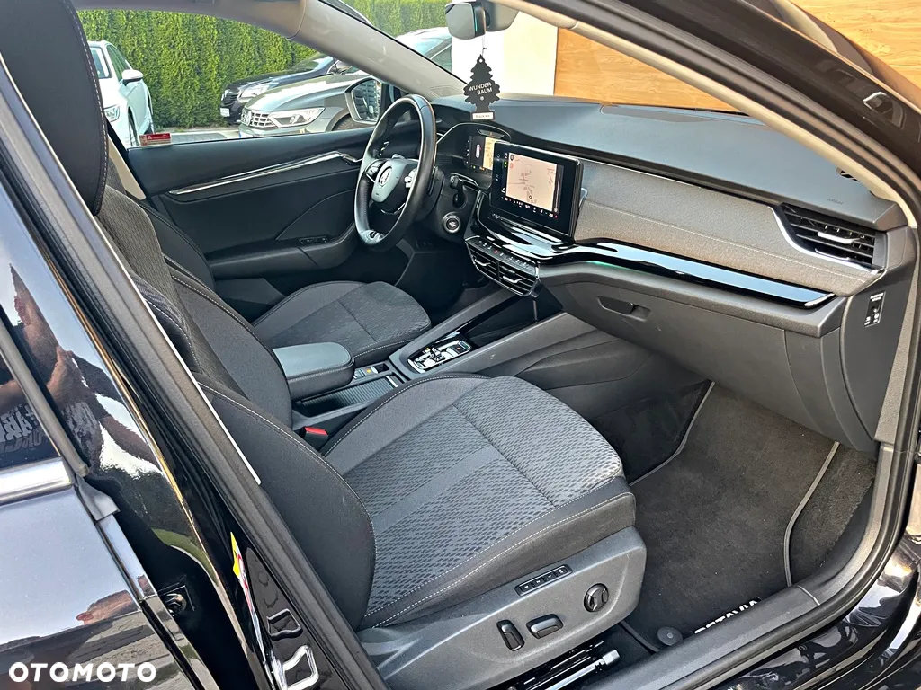 Skoda Octavia Combi 2.0 TDI DSG Exclusive Plus - 26