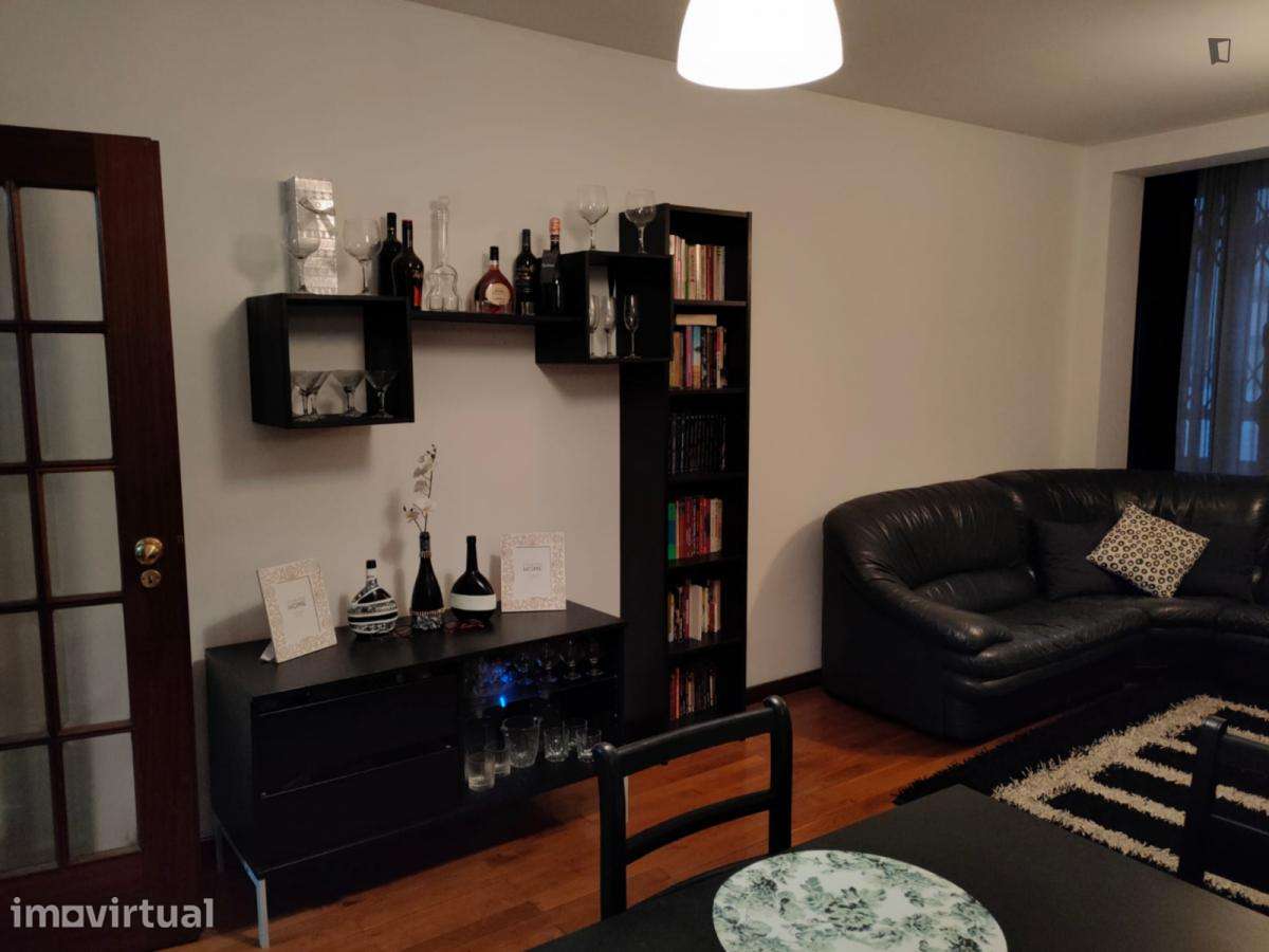 Apartamento com 2 quartos - localizado em Paranhos Porto - Grande imagem: 3/16