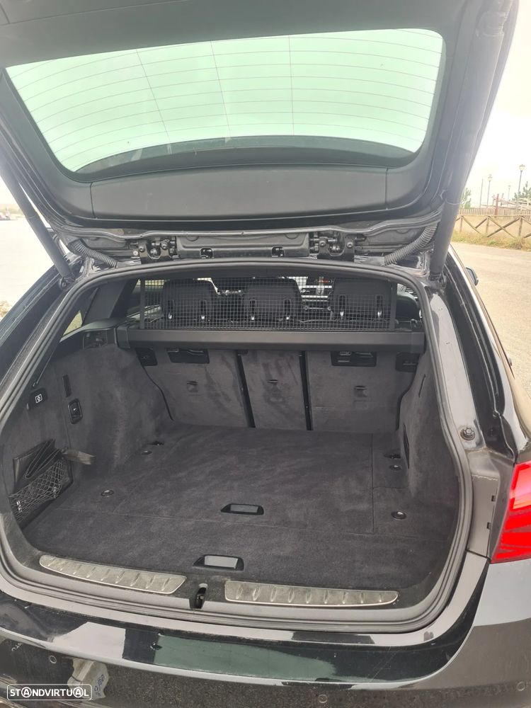 BMW 318 d Touring - 12