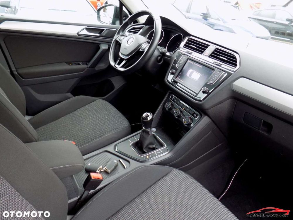 Volkswagen Tiguan - 24