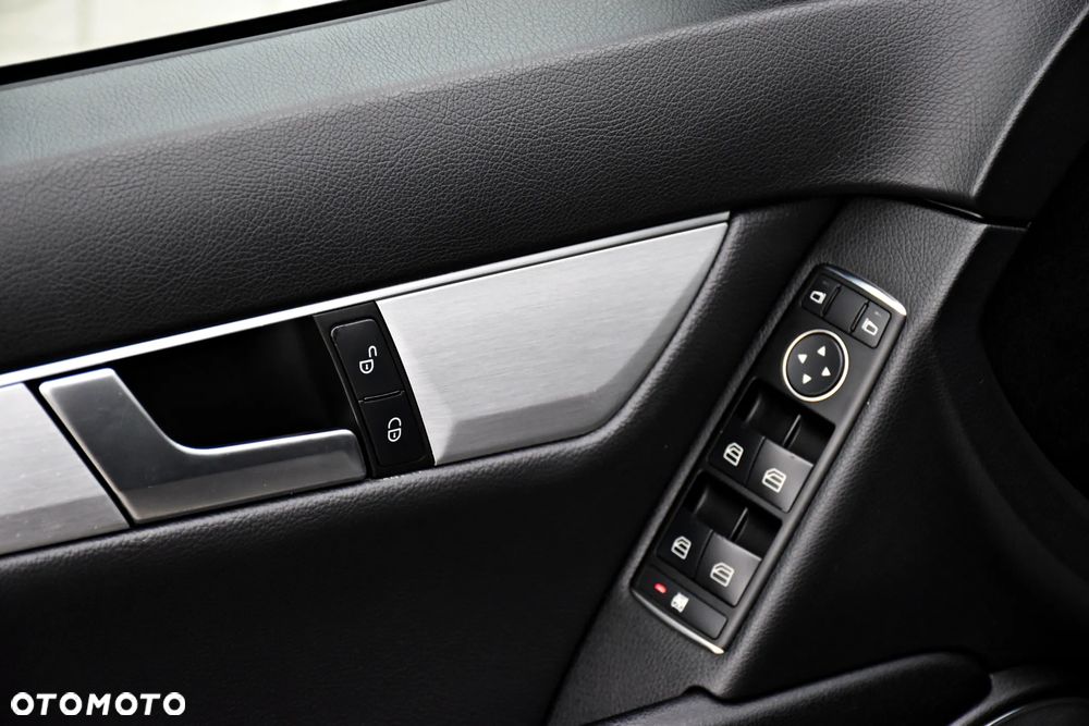Mercedes-Benz Klasa C 200 (BlueEFFICIENCY) Avantgarde - 26