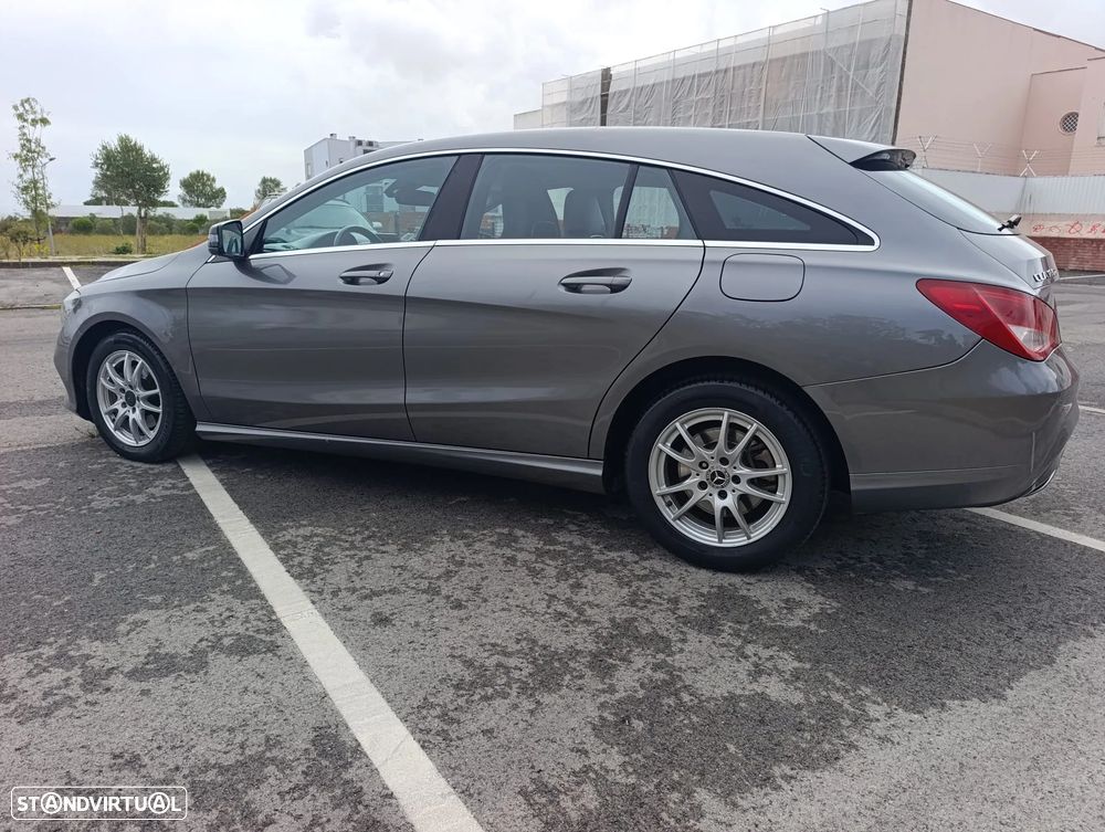 Mercedes-Benz CLA 180 d 7G-DCT Urban - 4
