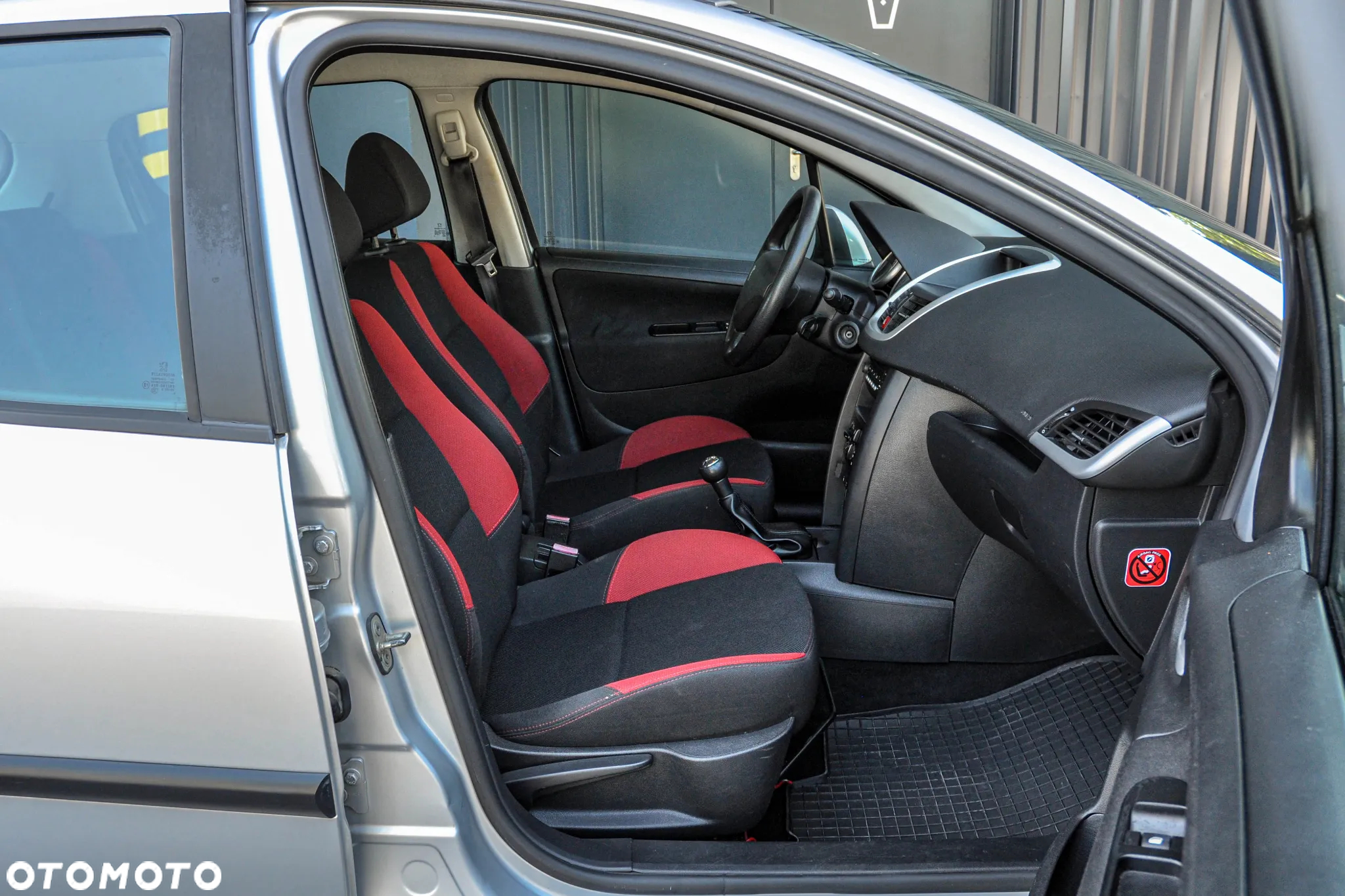 Peugeot 207 - 11