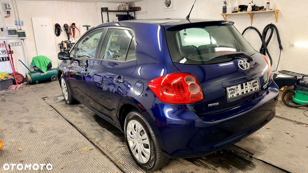 Toyota Auris - 16