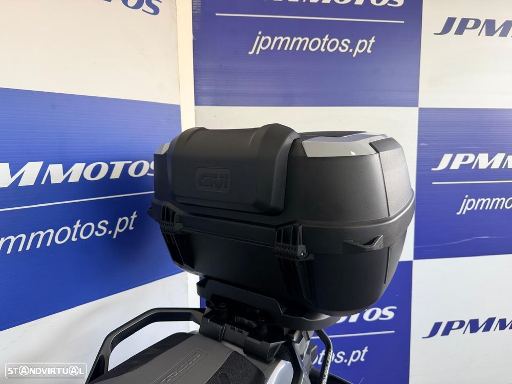 Suzuki DL 1050RR - 11