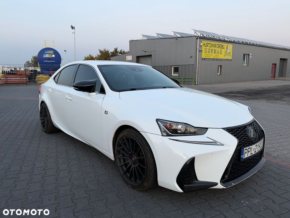Lexus IS 200t / 300 F Sport - 5