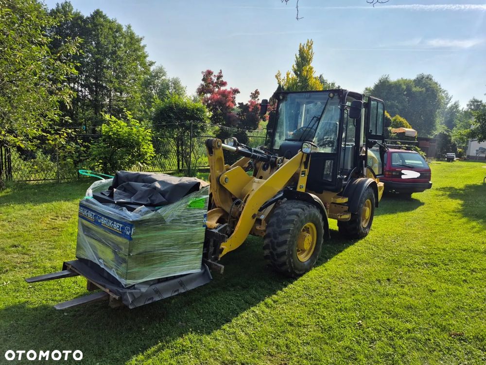 Caterpillar 907 - 6