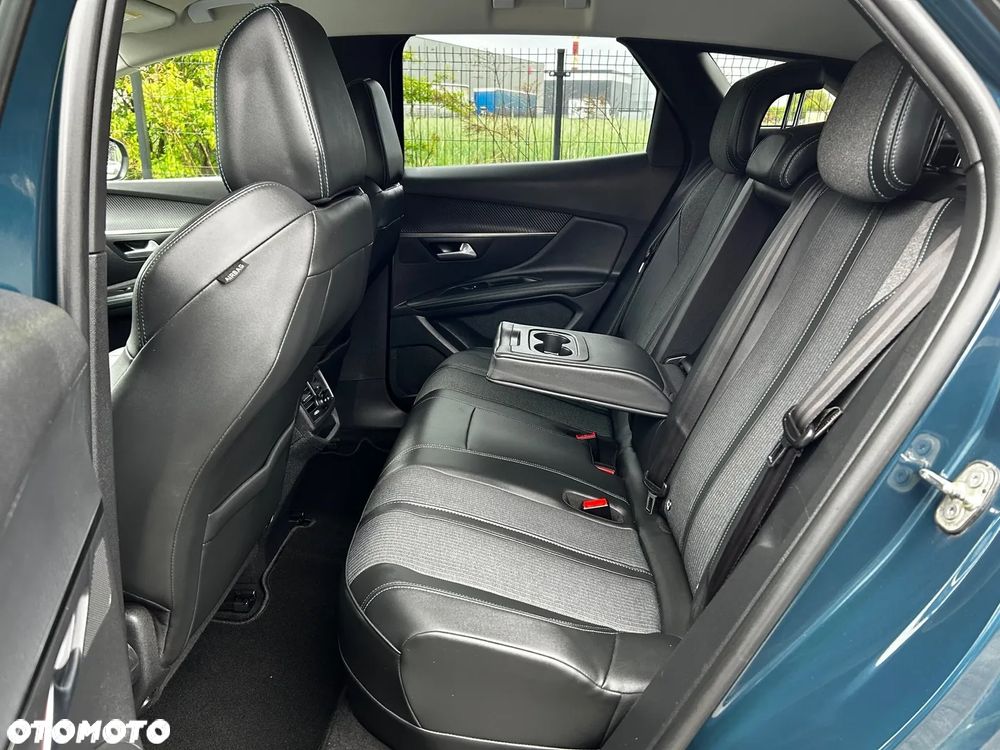 Peugeot 3008 225 e-EAT8 Allure - 36