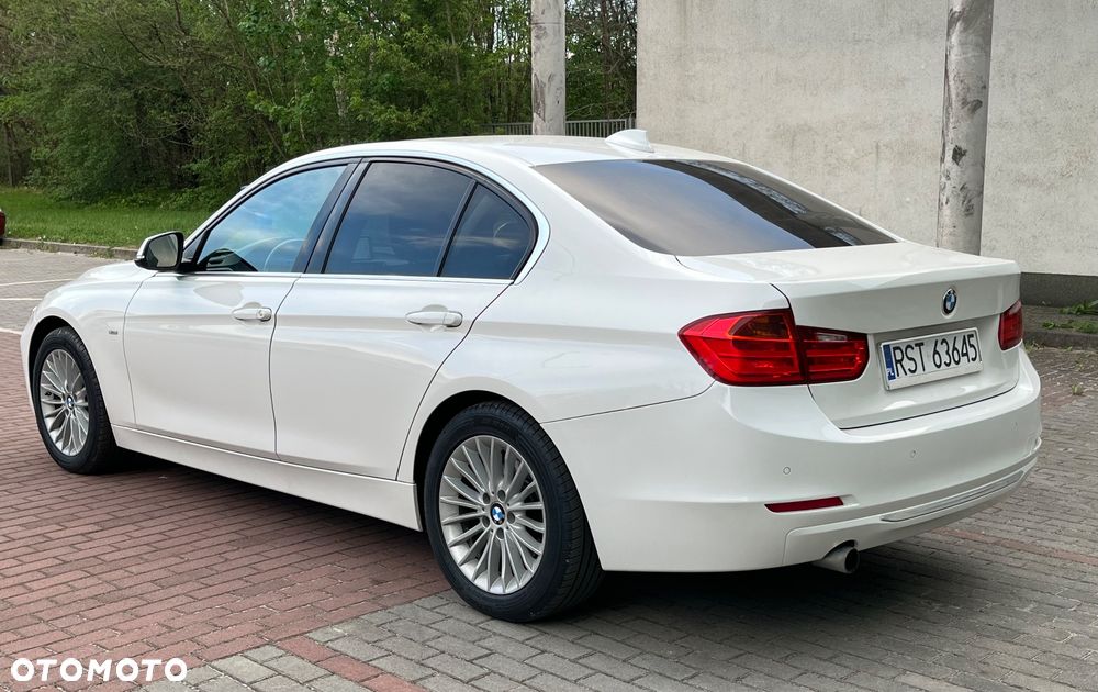 BMW Seria 3 320d Luxury Line - 3