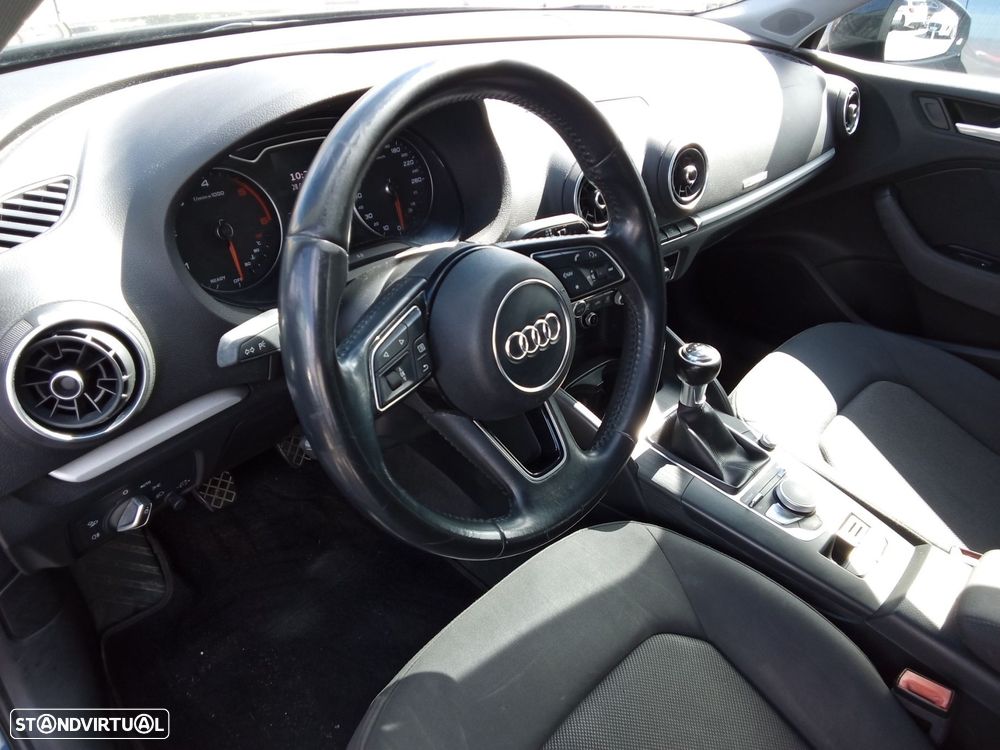 Audi A3 Sportback 1.6 TDI Design - 11