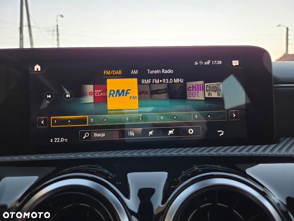 Mercedes-Benz CLA 180 d 8G-DCT - 24