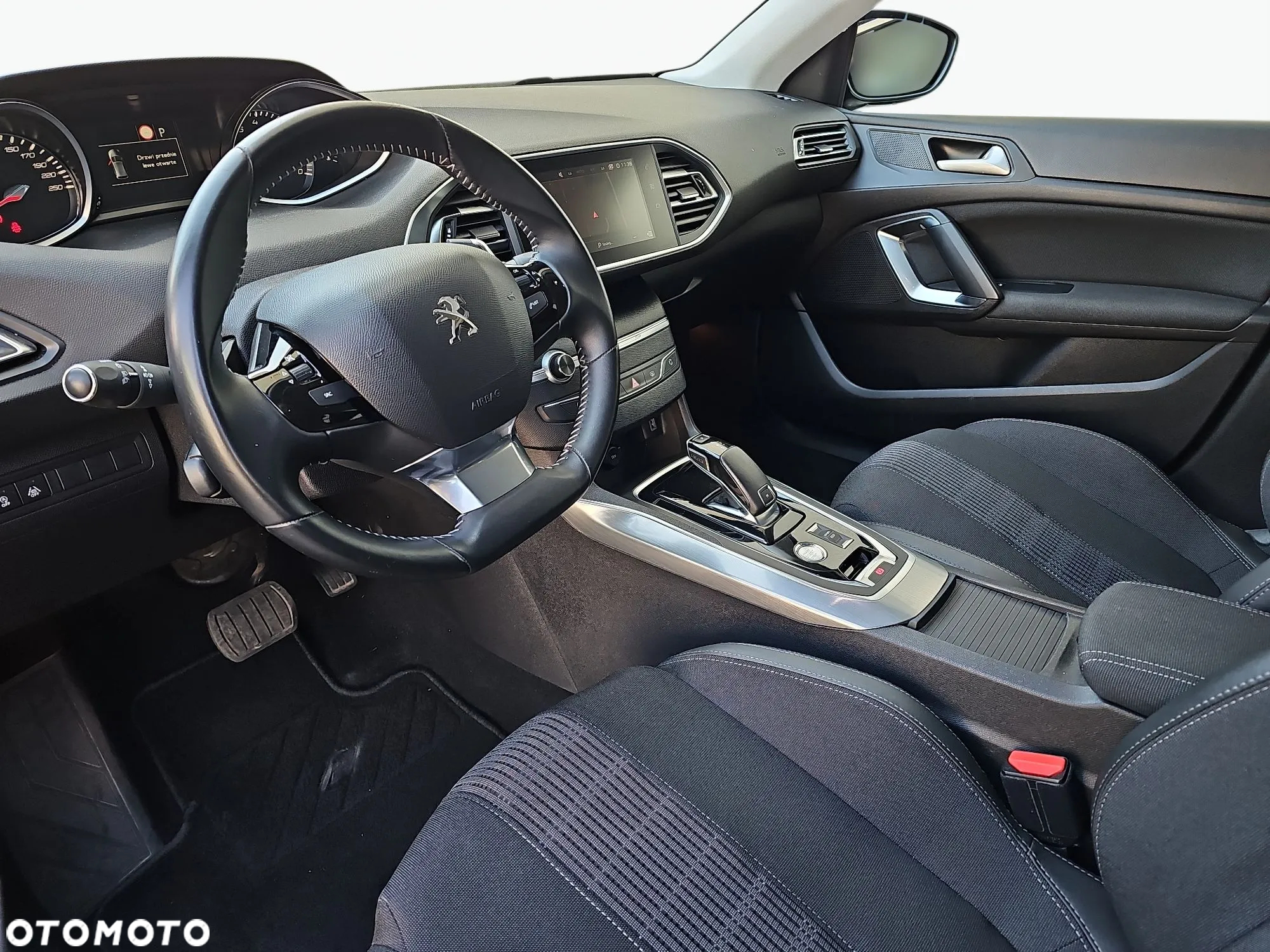 Peugeot 308 PureTech 130 GPF EAT8 Stop & Start Allure Pack - 10