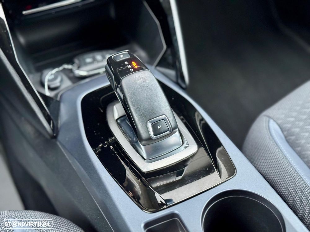 Peugeot 2008 1.2 PureTech Allure EAT8 - 42