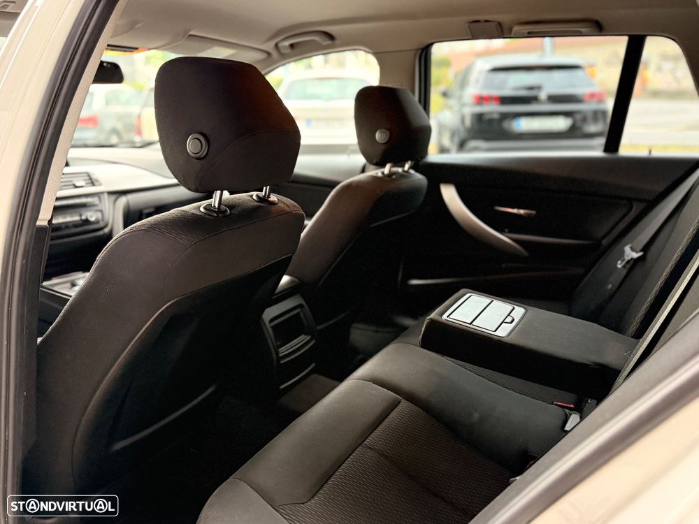 BMW 320 d Line Modern - 12