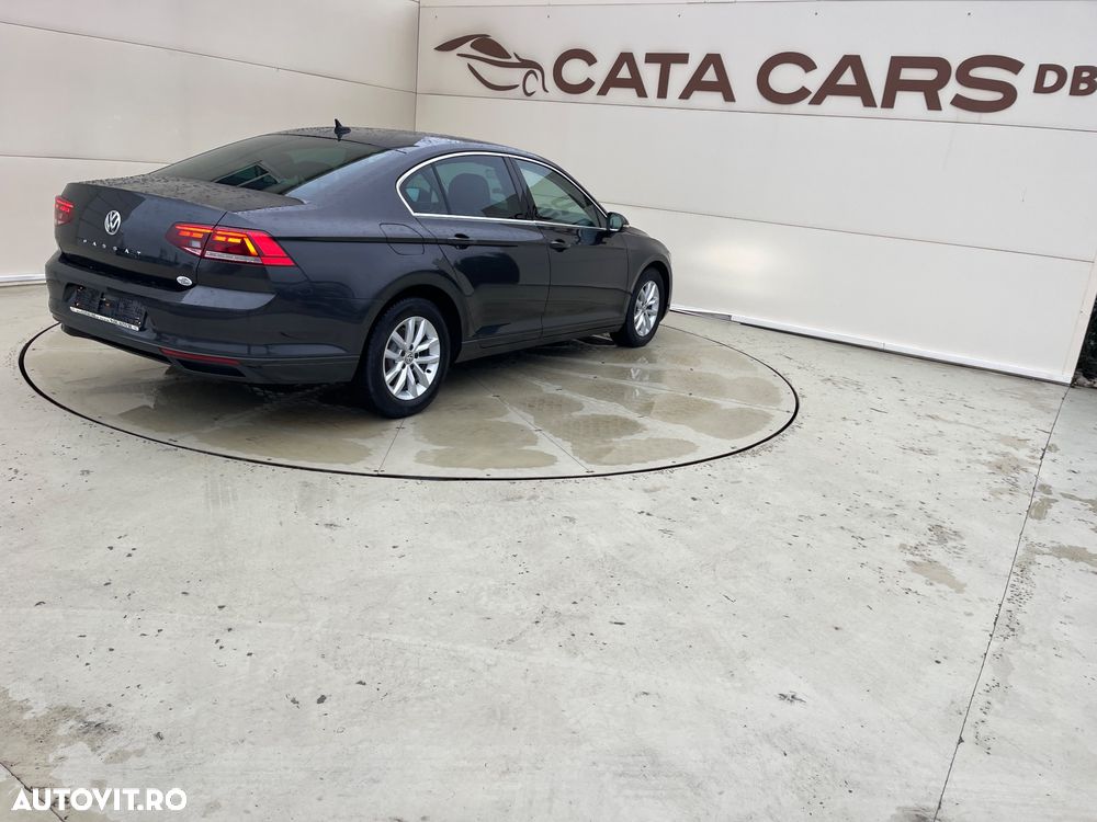 Volkswagen Passat - 16