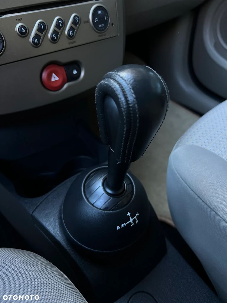Renault Clio - 27