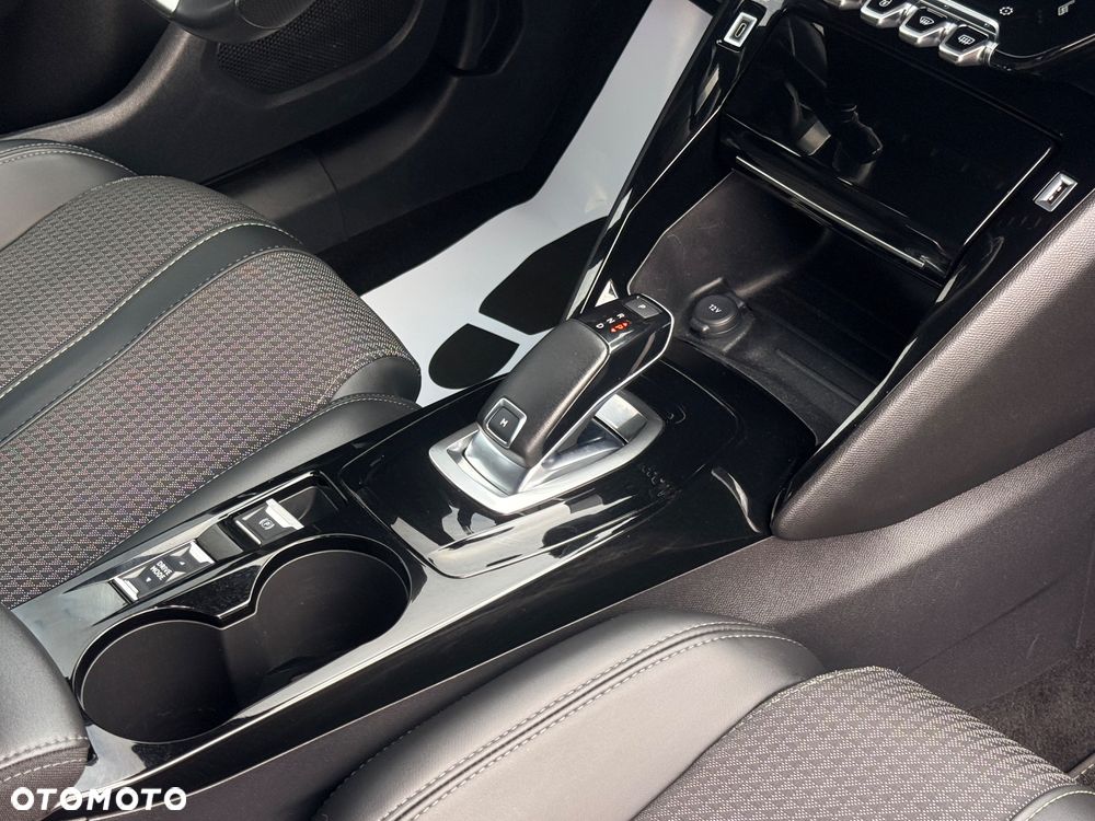 Peugeot 2008 BlueHDi 130 GT S&S EAT8 - 25