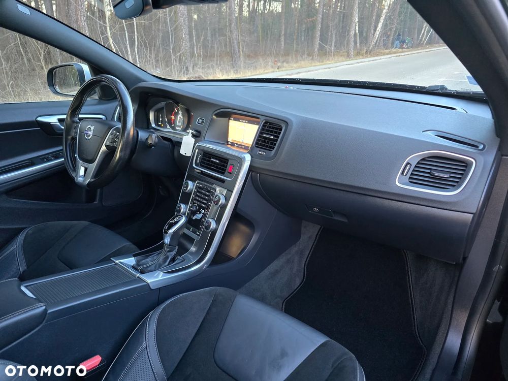 Volvo S60 D3 Geartronic RDesign - 14