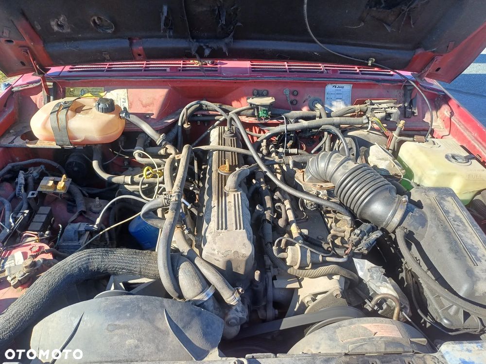 Jeep Cherokee 4.0 - 24