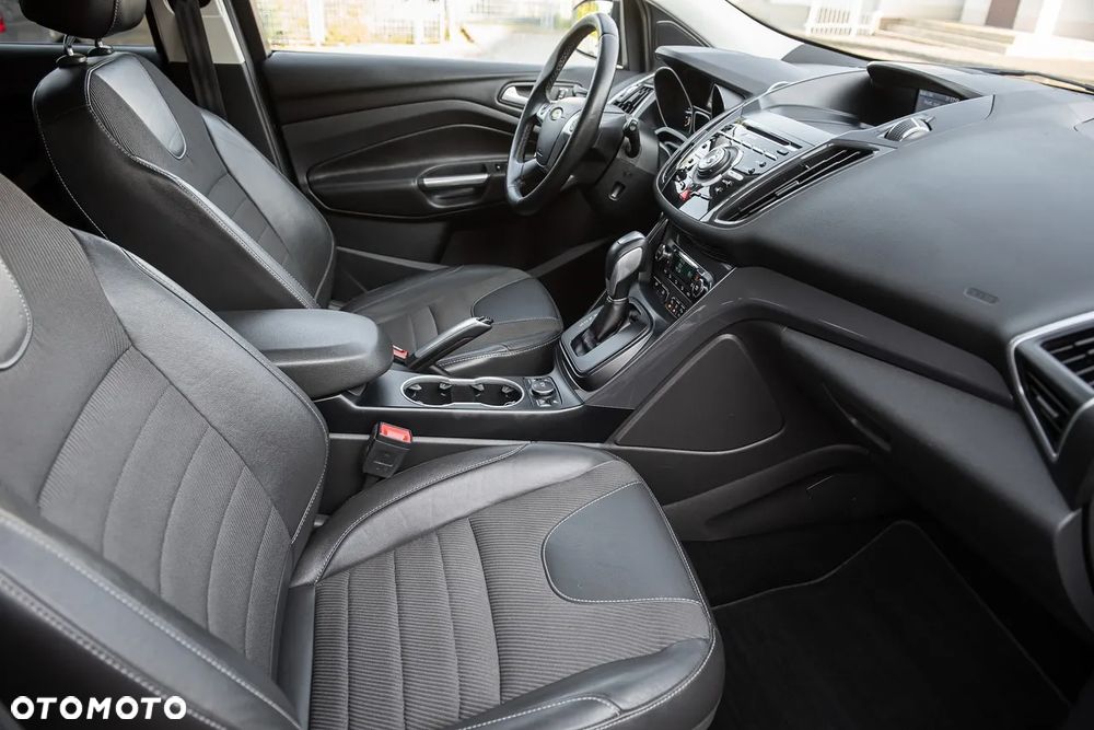 Ford Kuga 2.0 TDCi 4x4 Titanium - 32
