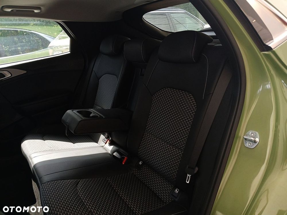 Kia XCeed 1.6 T-GDI Business Line DCT - 16