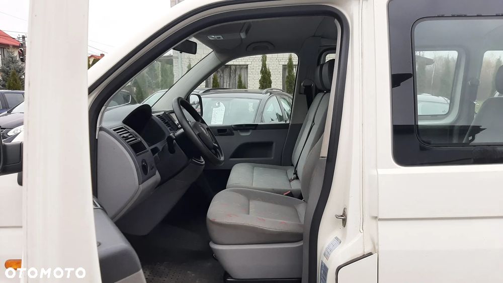 Volkswagen Caravelle - 5