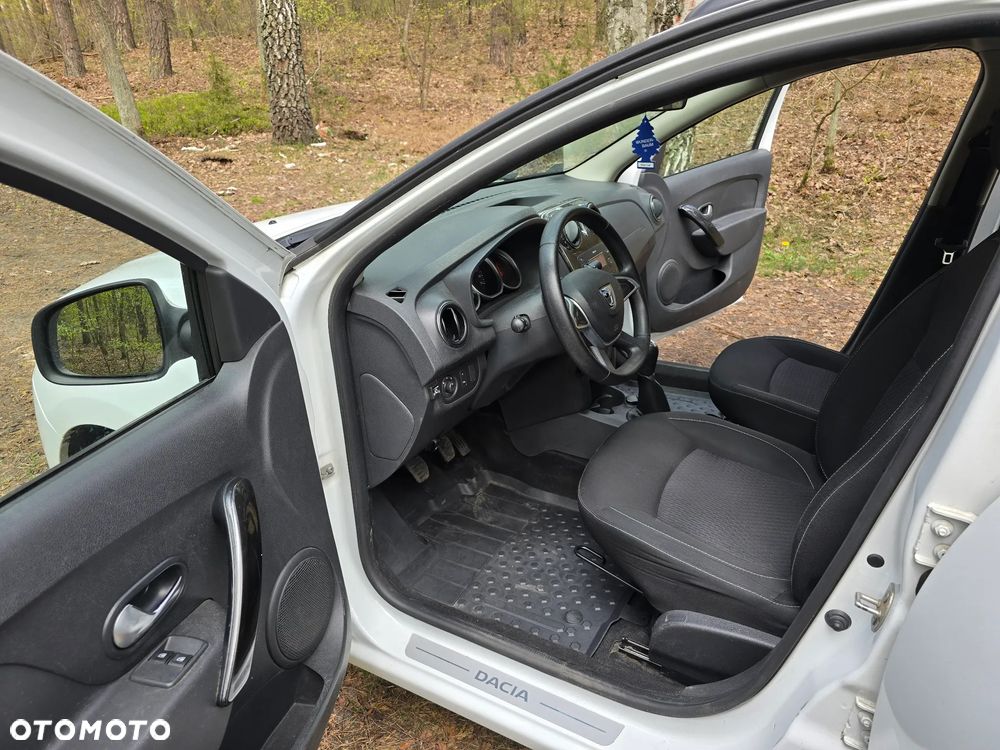 Dacia Logan 1.2 16V Laureate EU6 - 8