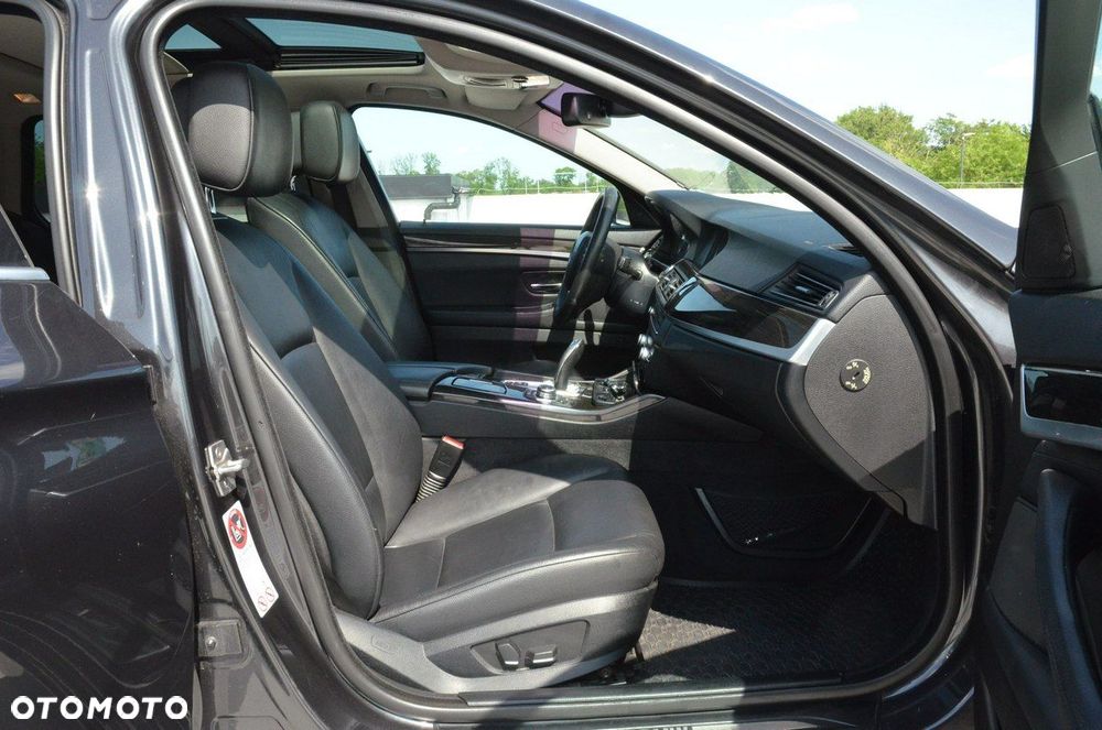BMW Seria 5 520d Luxury Line - 26