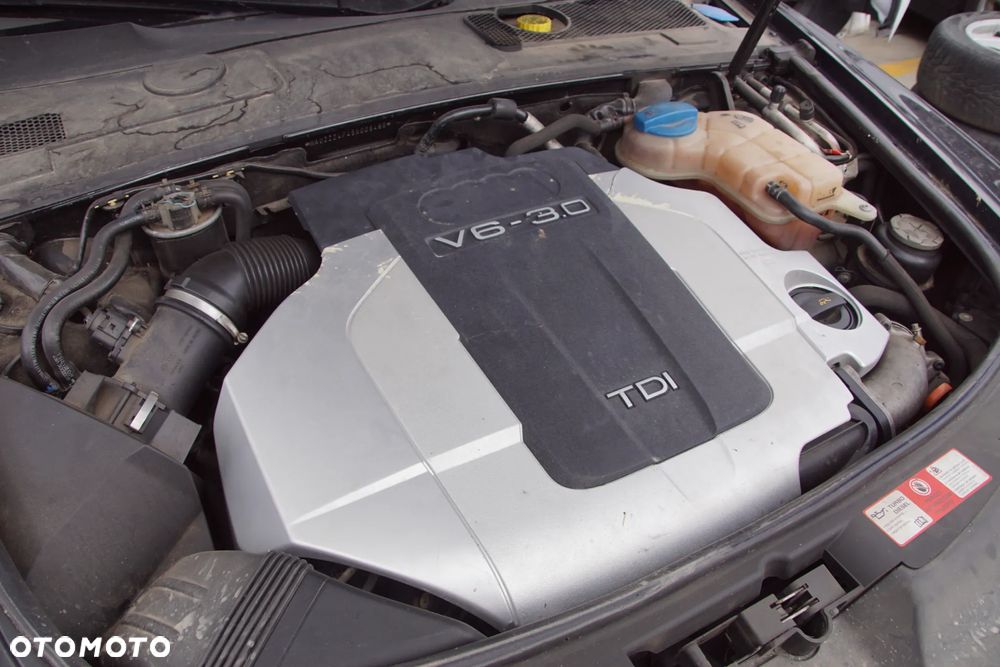 Auto na części - Audi A6 C6 3.0 TDI 224 KM BMK GZW LZ9W 2004R Silnik Skrzynia Drzwi Maska Klapa Zderzak Błotnik Lampa Szyba Deska Kokpit Sterownik Moduł Czujnik Licznik Kierownica Wyświetlacz - 14