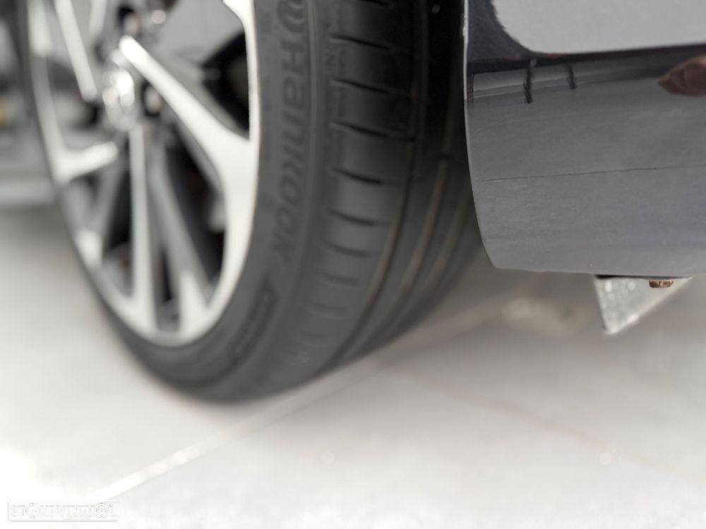 Toyota Auris Touring Sports 1.8 HSD Comfort+P.Sport - 10