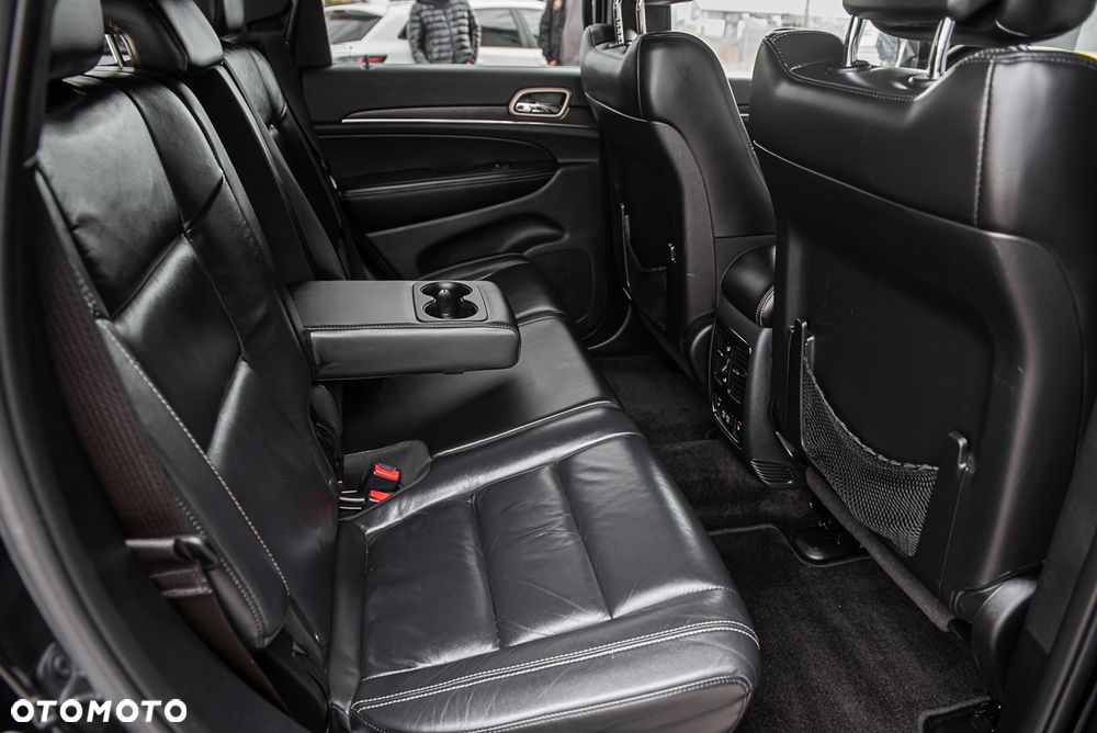 Jeep Grand Cherokee - 38