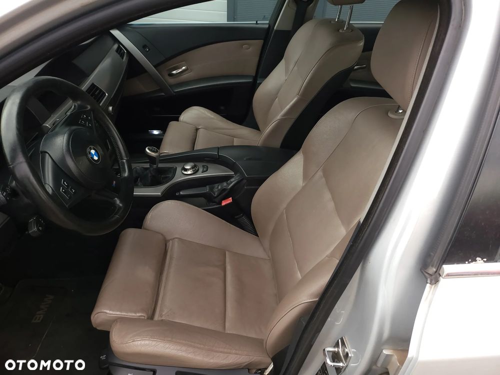 BMW Seria 5 520i - 35