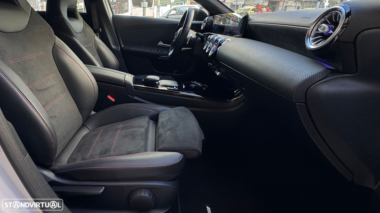 Mercedes-Benz A 250 e AMG Line - 16