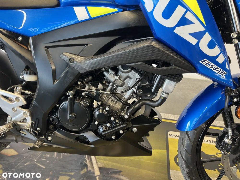 Suzuki GSX - 23