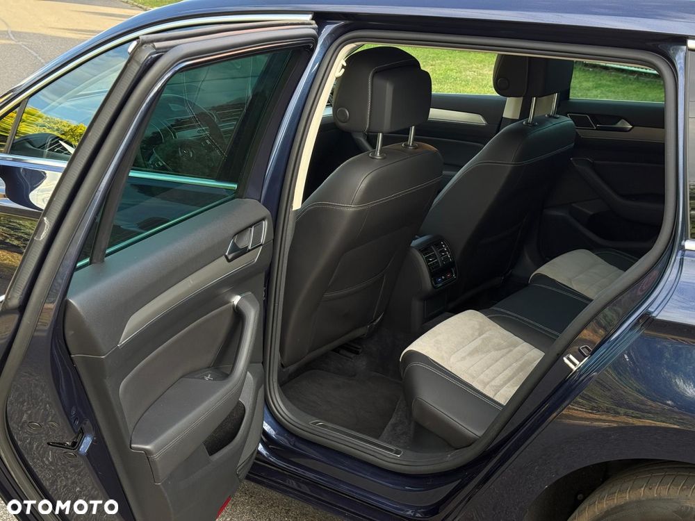 Volkswagen Passat 2.0 TDI SCR (BlueMotion Tech) 4Mot DSG Highline - 24