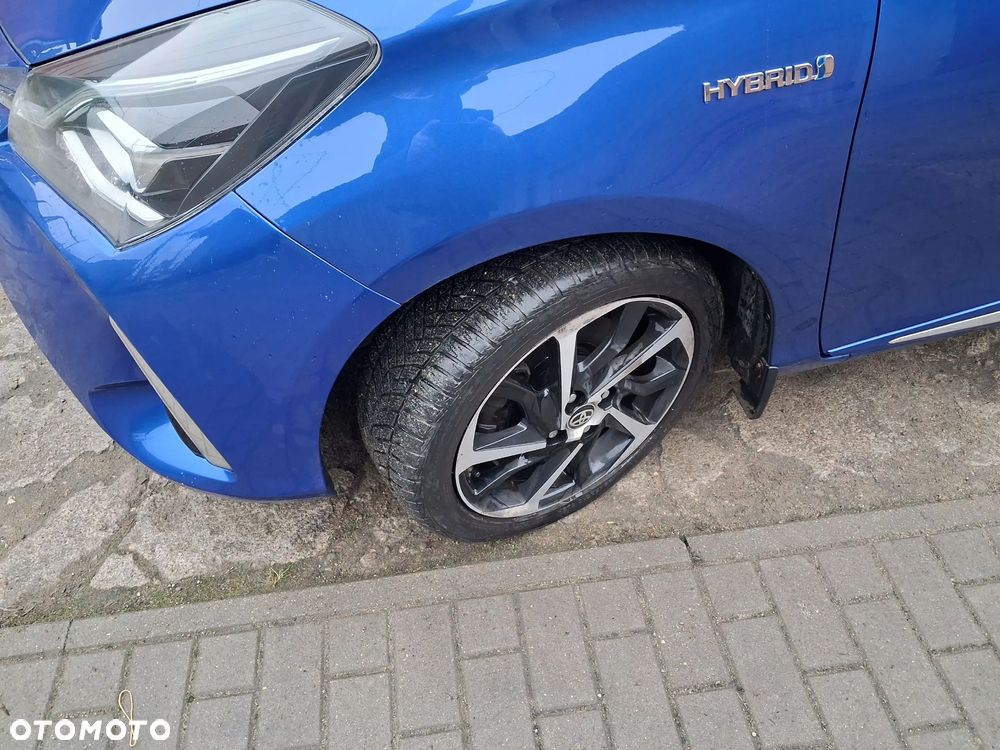 Toyota Yaris Hybrid 100 Dynamic EU6 - 6
