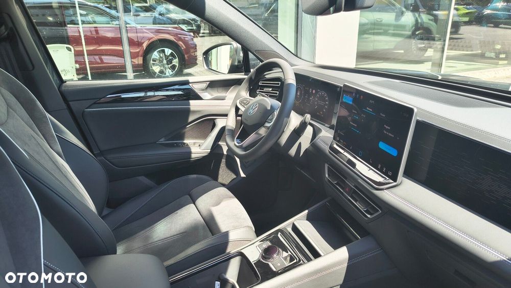 Volkswagen Tiguan - 32