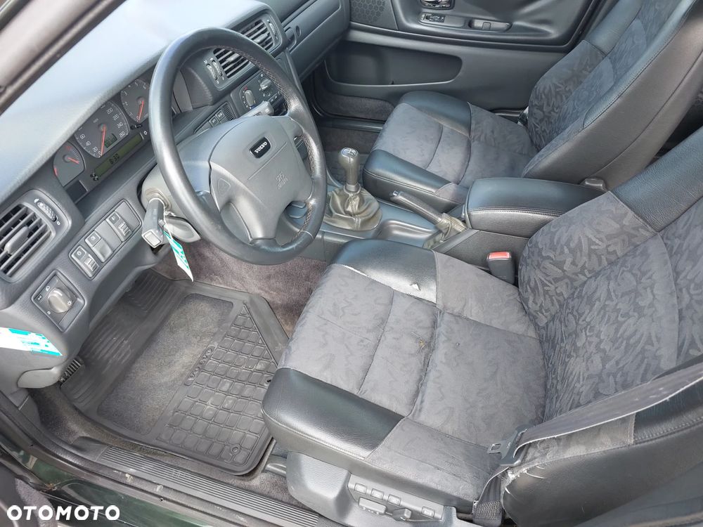 Volvo V70 2.4 - 34