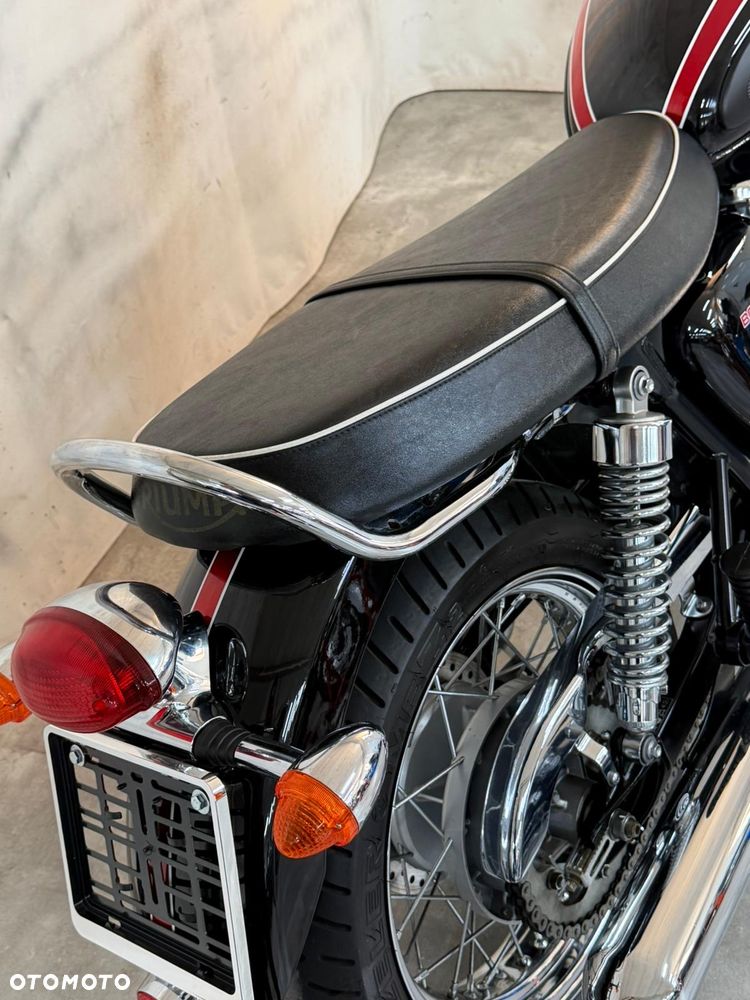 Triumph Bonneville - 21