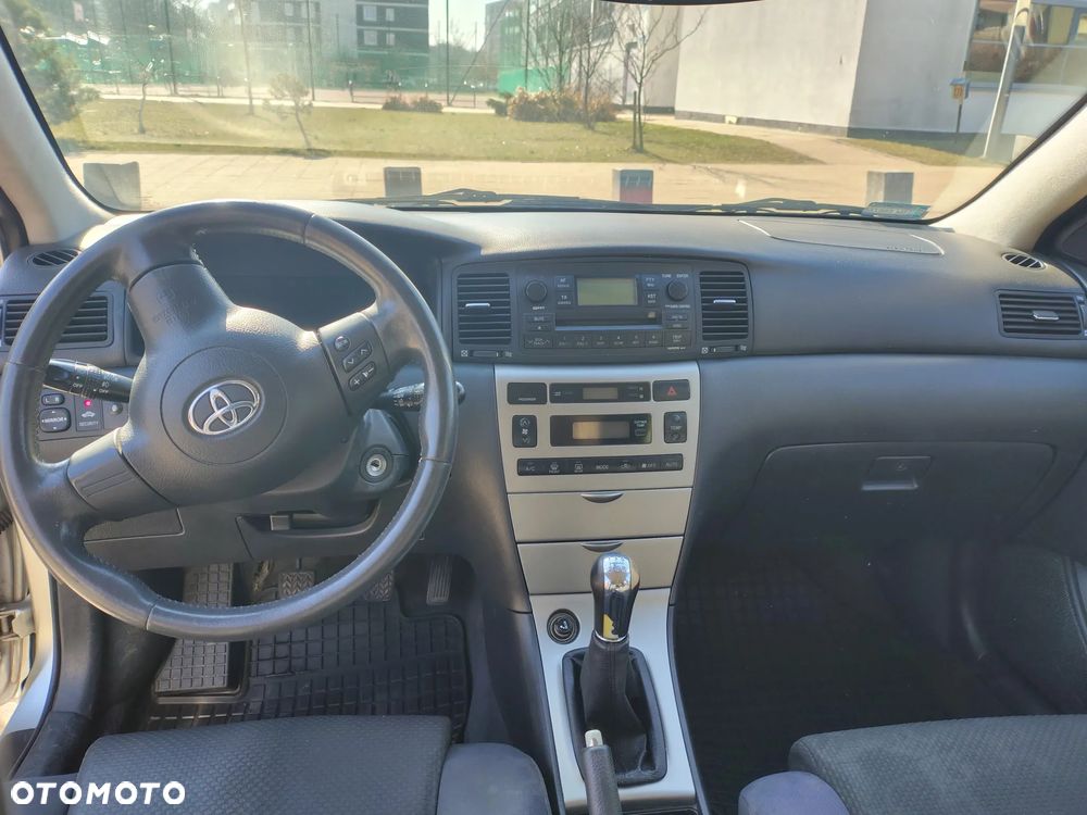 Toyota Corolla 1.6 VVT-i Sol - 5