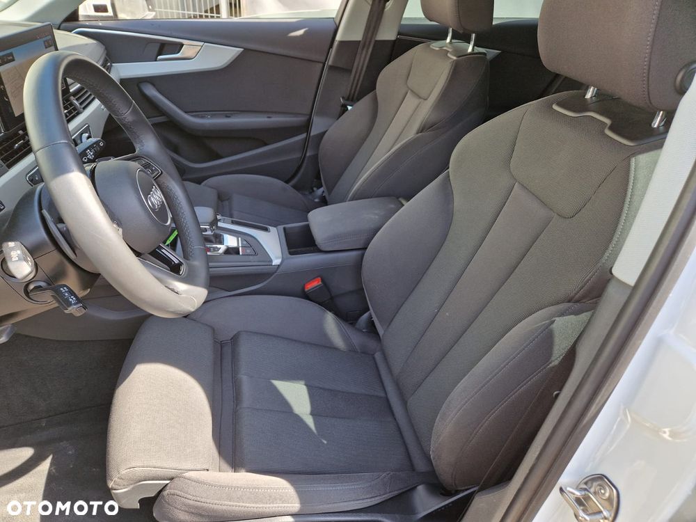 Audi A4 Allroad - 12