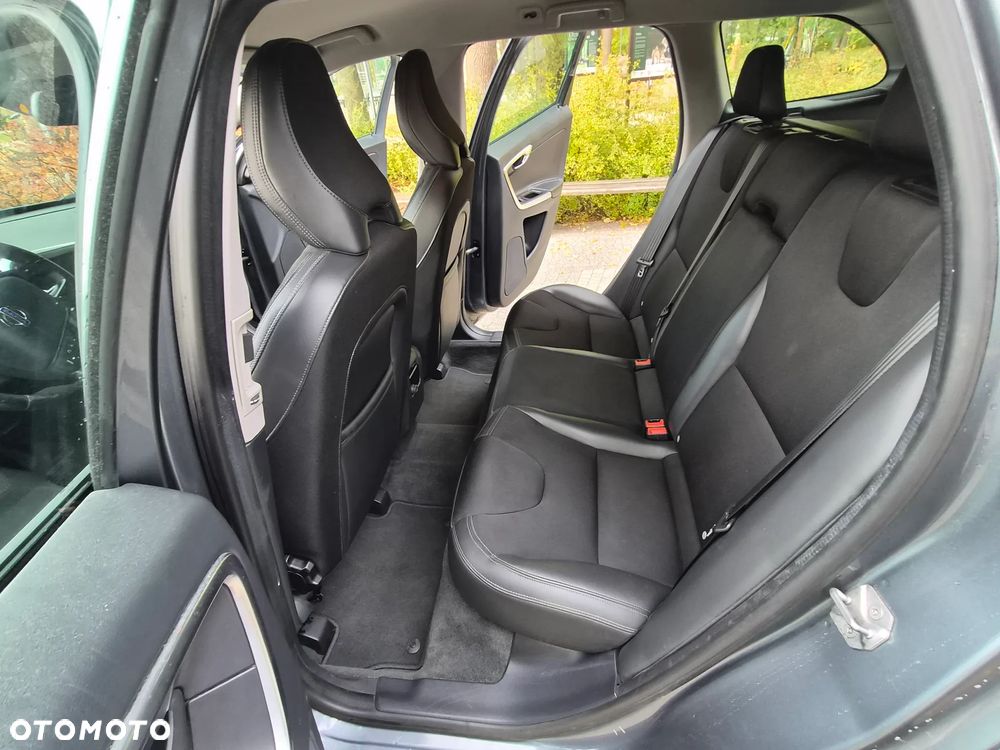 Volvo XC 60 D3 Drive-E Momentum - 12