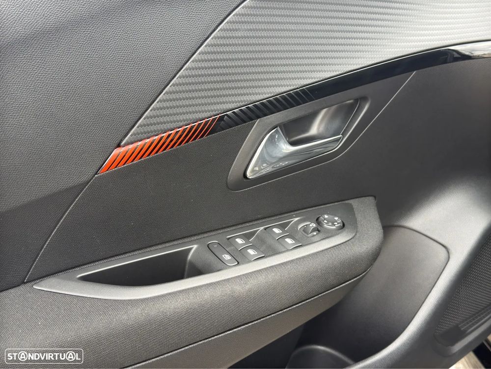 Peugeot e-208 Active - 14